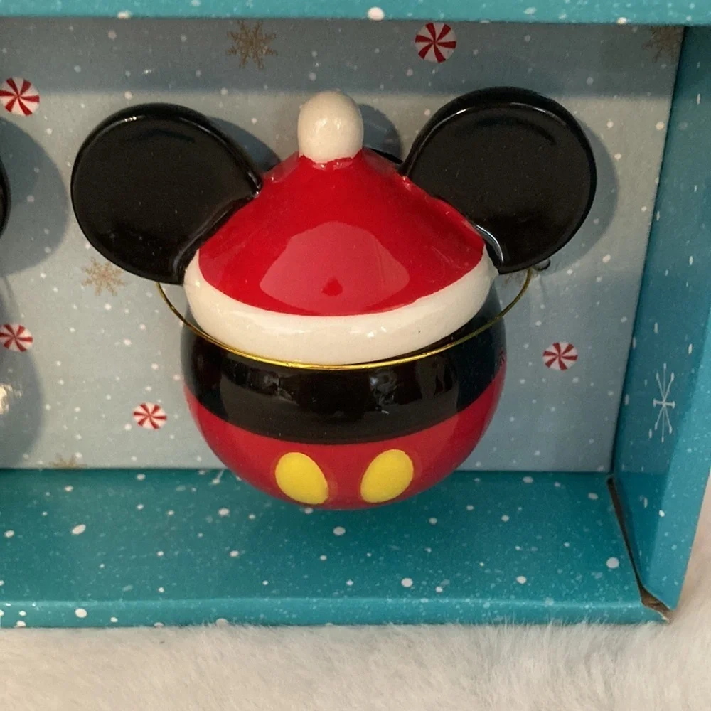 Disney Christmas Mickey and Minnie Mouse Shakers